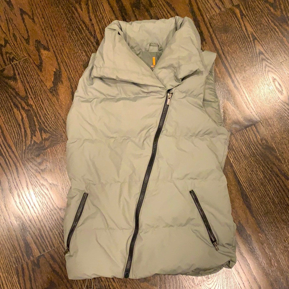 Lucy brand vest